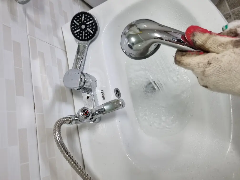 수전 교체 시공 이미지